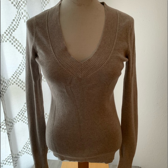 Express Sweater V Neck - Picture 3 of 7